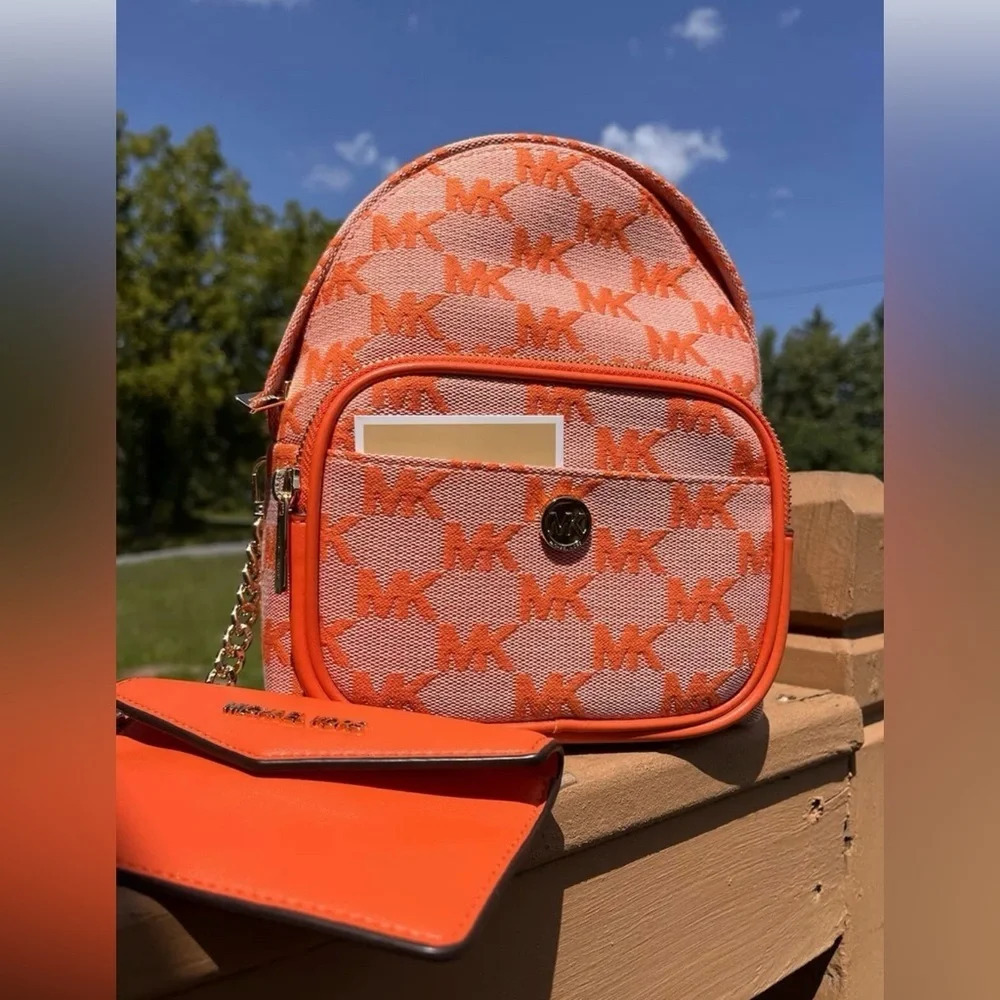 Michael Kors Orange Jacquard Mini Backpack Wallet 2-in-1 NWT - Picture 2 of 8
